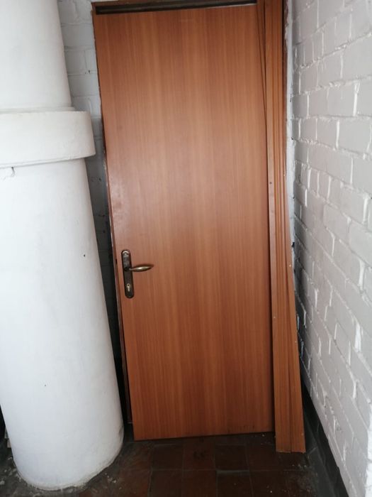 Продам входную дверь