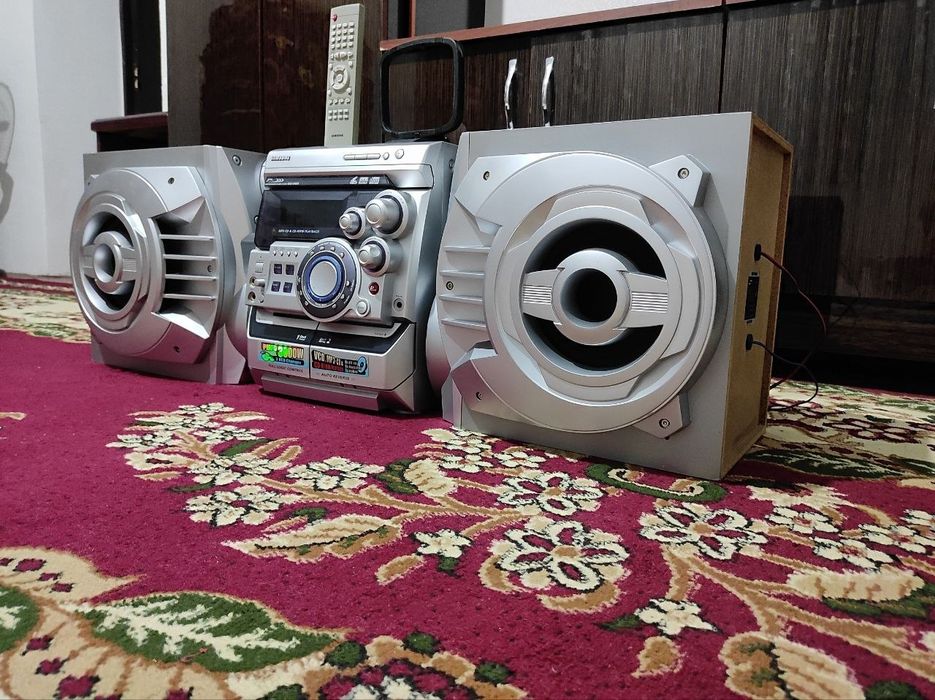 Muzikalni sentir Samsung 3000w sotiladi