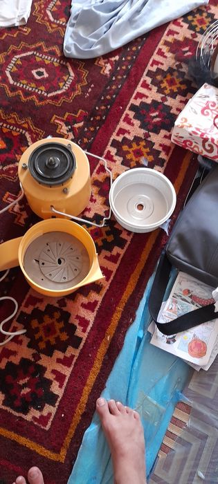 Sariq rangli sok chiqargich .