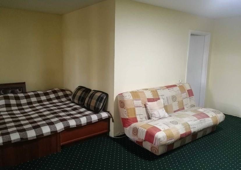 Чиланзар 6кв 2 комнатная Кирпич балкон 2/6