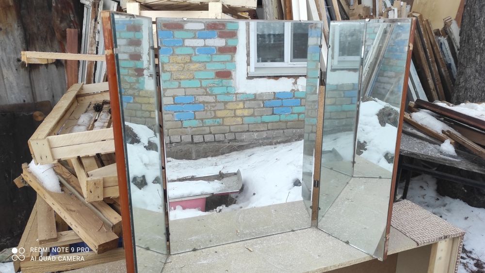 Зеркало разных размеров.