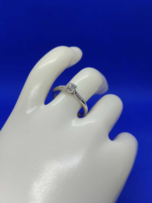 Годежен пръстен с диамант 0.30ct.