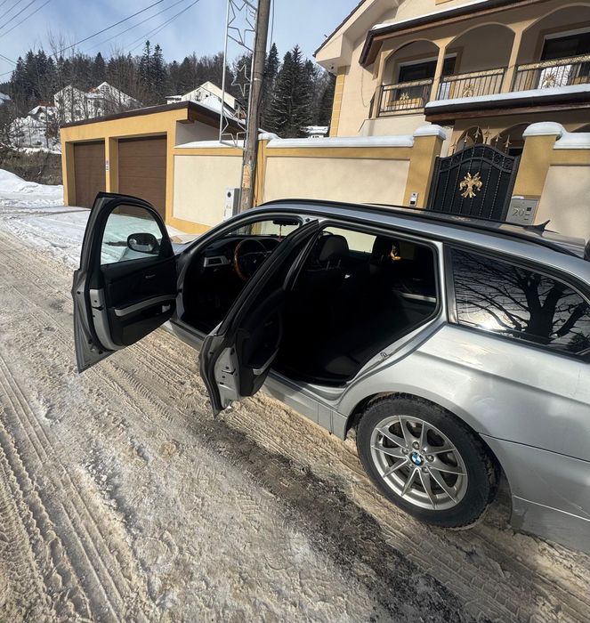 De vînzare BMW seria 3 ,an de fabricație 2011 , model 2012 e 91,  5200