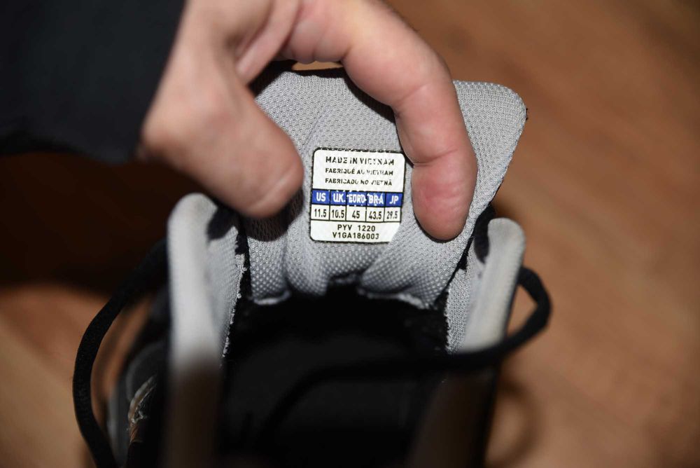 Mizuno оригинални маратонки номер 45, но са уголемени