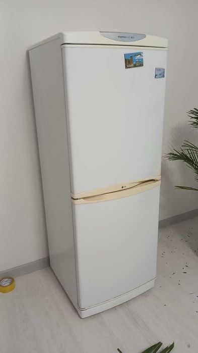 Продается холодильник LG