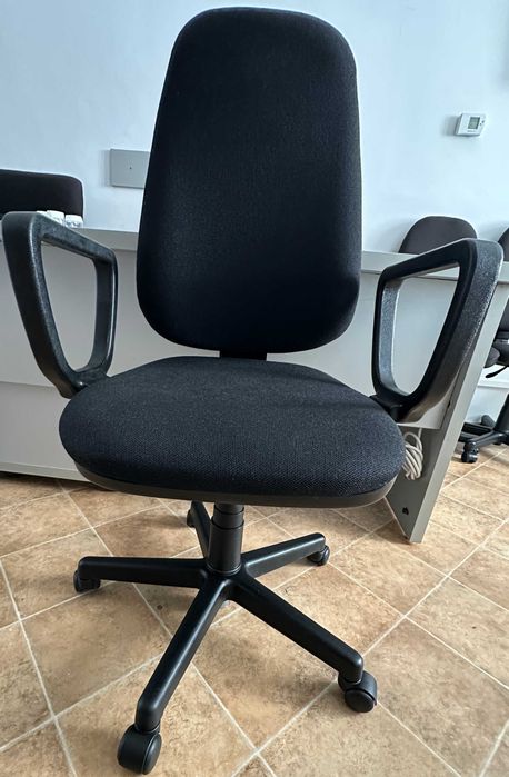 Scaun birou ergonomic, negru, reglabil - stare excelentă