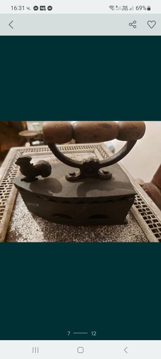 Два броя тигани и менче