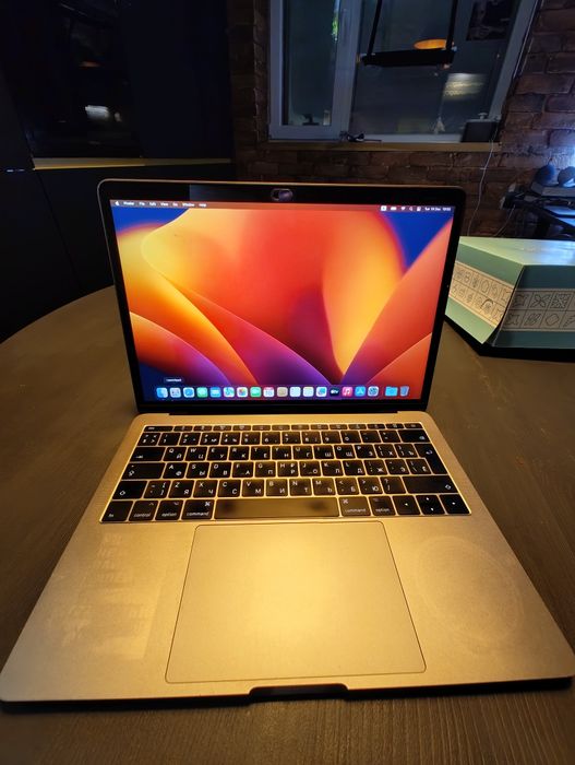 Macbook pro 2017, 13 inch, 128gb, 8gb ram, core i5