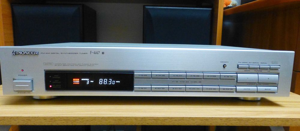 Tuner Pioneer ca nou