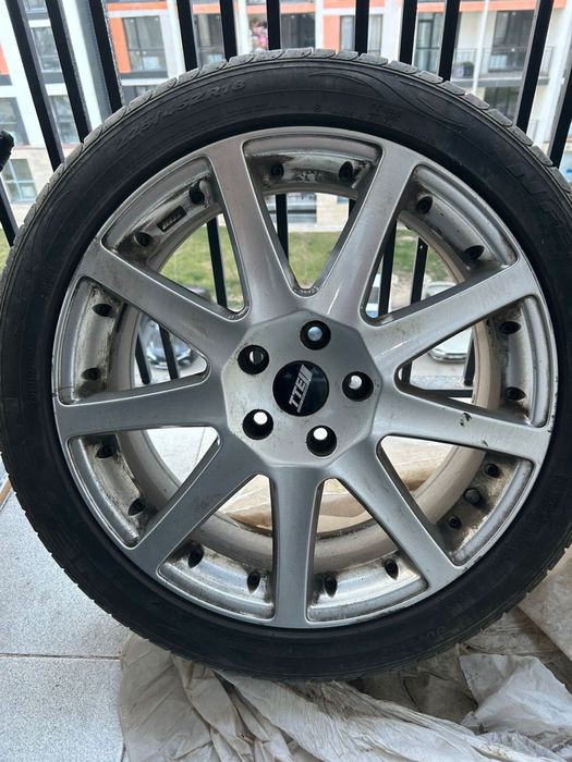 Продам корейские летние шины с литыми легкосплавными дисками 225/45/18
