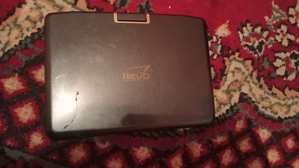 Двд диск включается