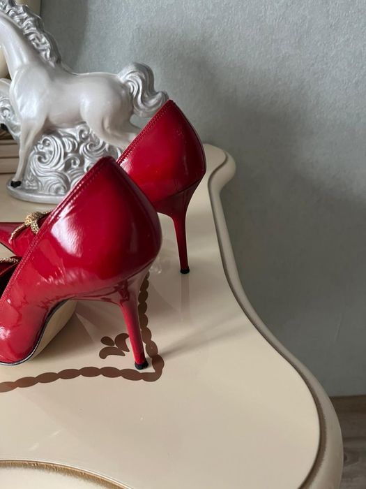 Продам  туфли в отличном состояний