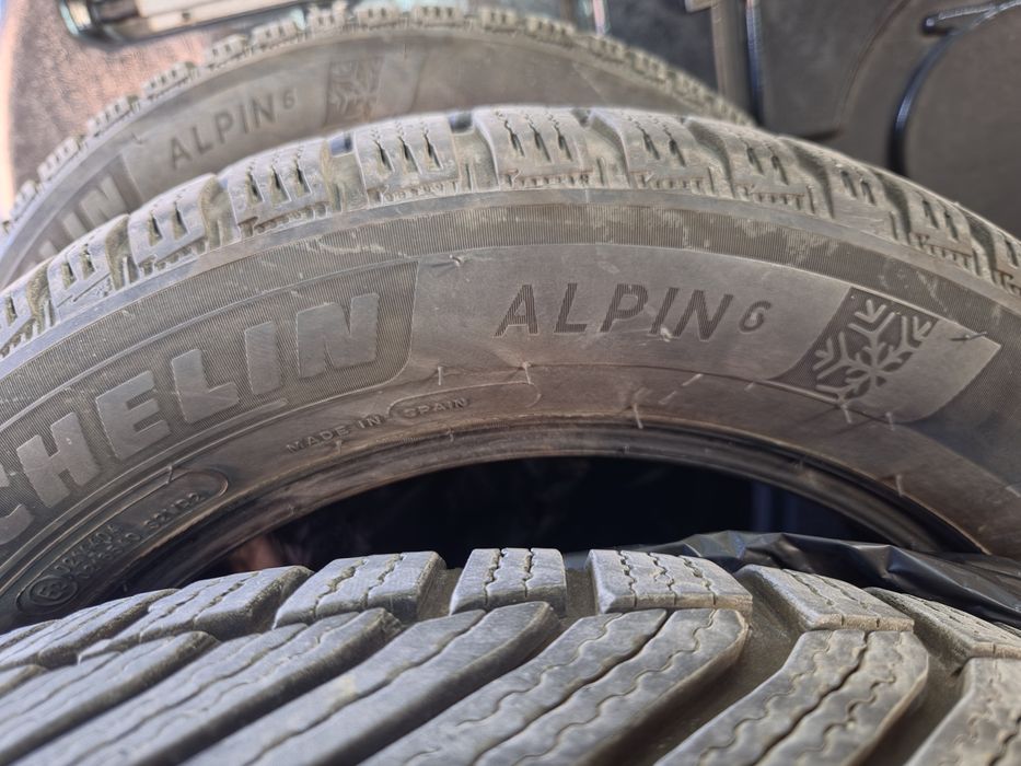 Продавам 4 броя зимни гуми Michelin Alpine 6