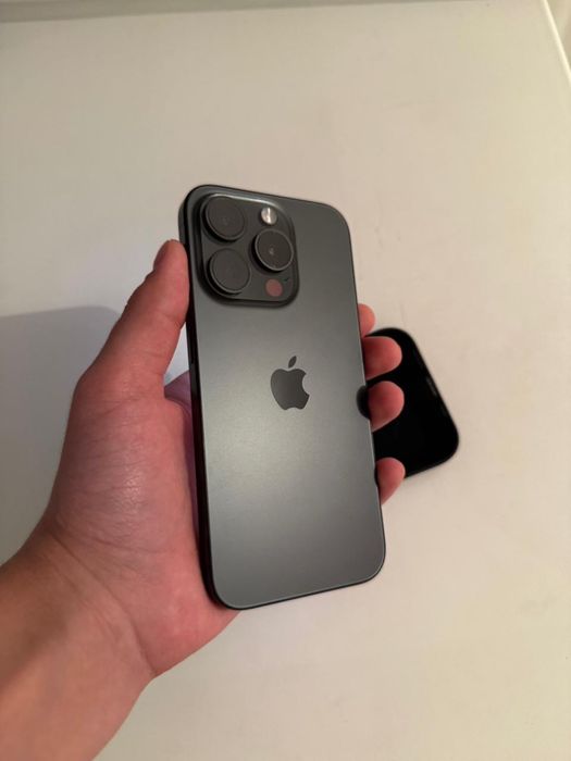 iPhone 15 pro black