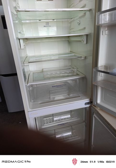 LG холодильник продам