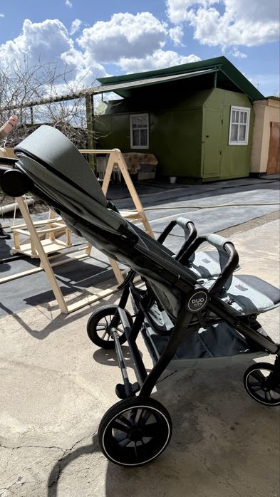 Продам коляску для двойни