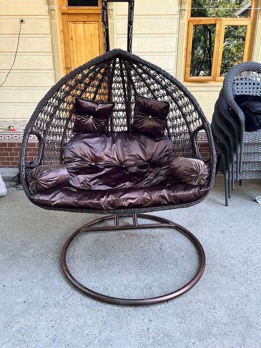 Ratan tòqima Kachela va stol stullar