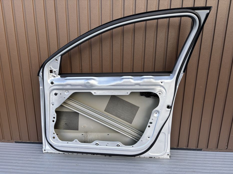 Usa dr fata vw Passat B6 / cod de culoare LA7W / 2006-2010