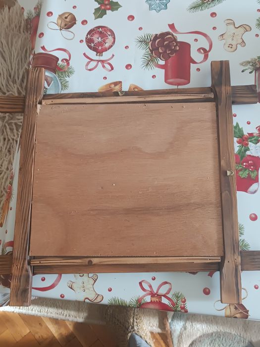 Дърворезба-картина къща с дръвчета