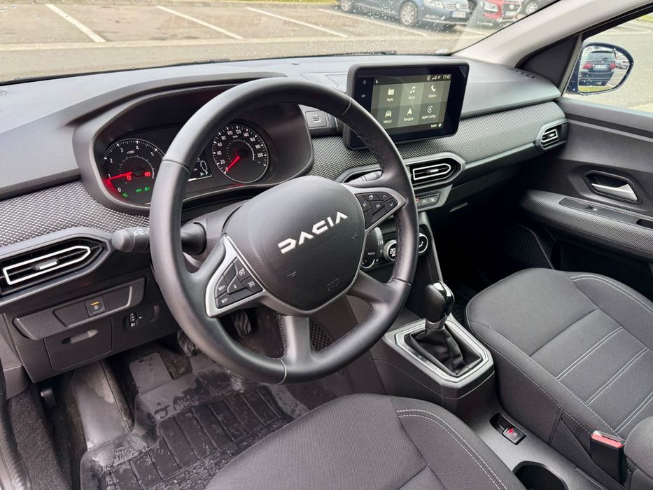 Dacia Logan TCe90 CVT Journey, automat, 2500 Km, Garantie + Revizii GRATUITE pana in 2029