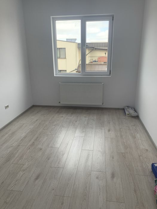 Inchiriez apartament 2 camere,loc de parcare si boxa depozitare in Dobroesti,jud.Ilfov.