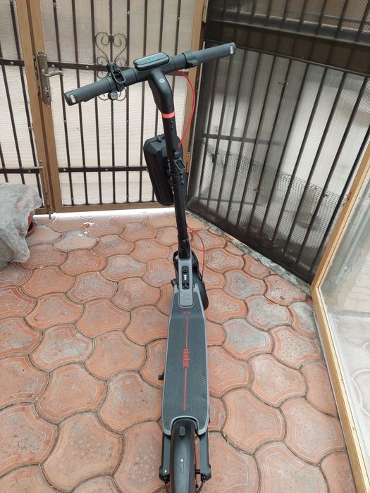 Trotineta electrica Segway Ninebot E3