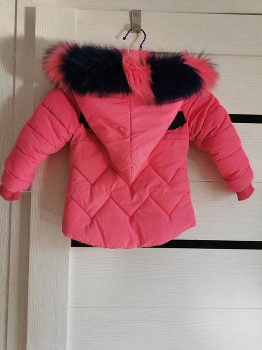 Продам курточку на малышей