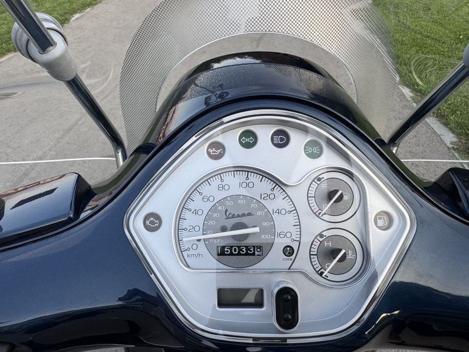 Piaggio Vespa GTS 300 ie