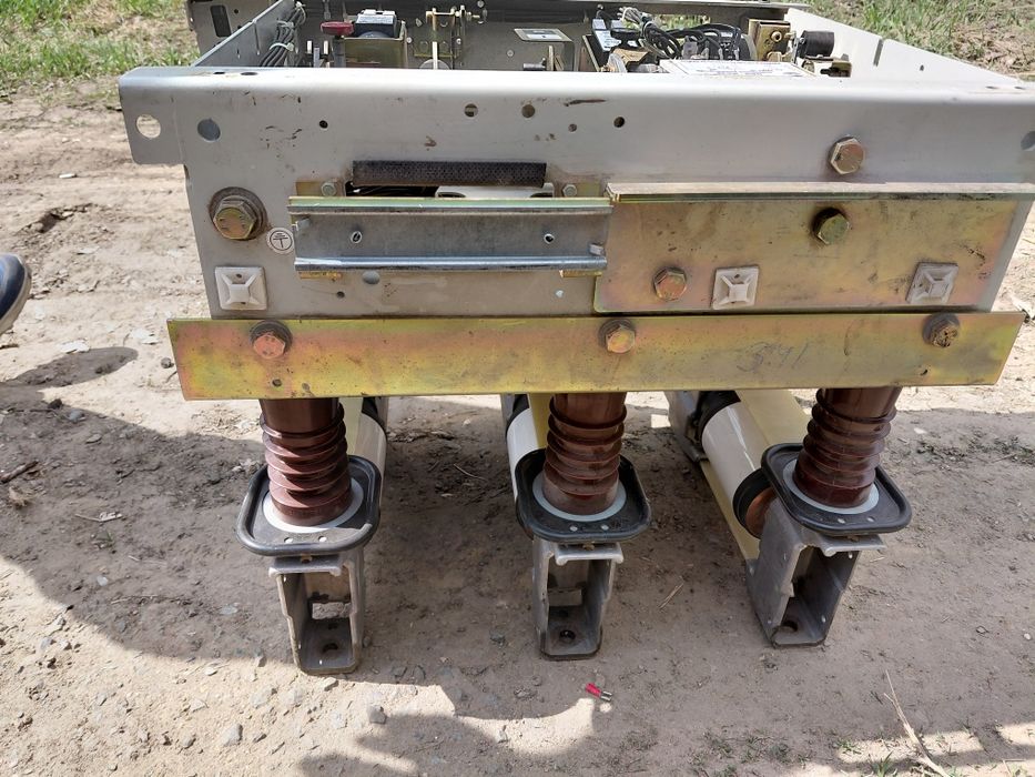 Вакуумный выключатель