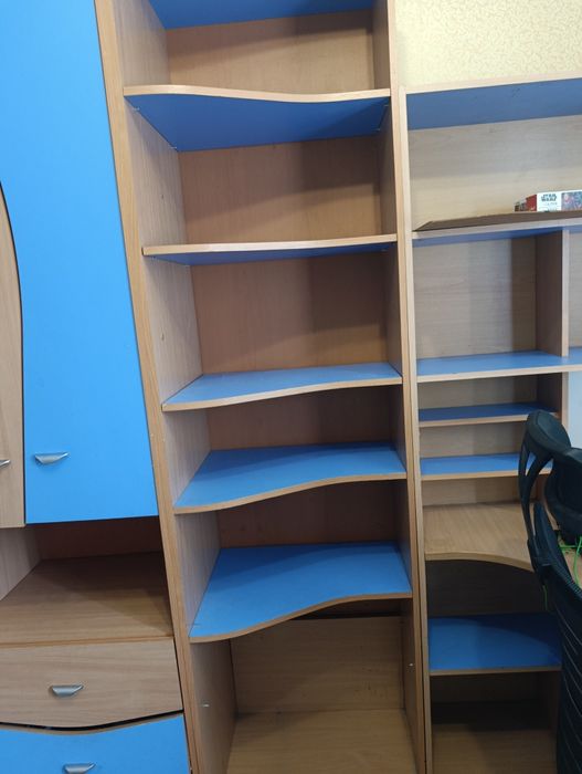 Большой шкаф для спальной