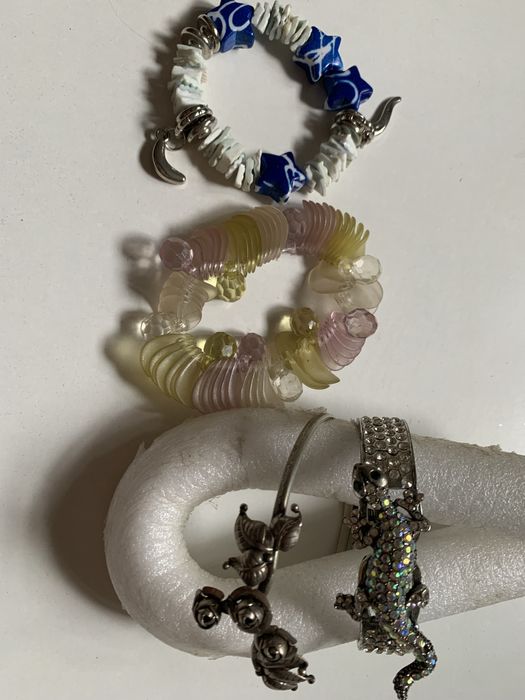 Браслеты  4 штуки