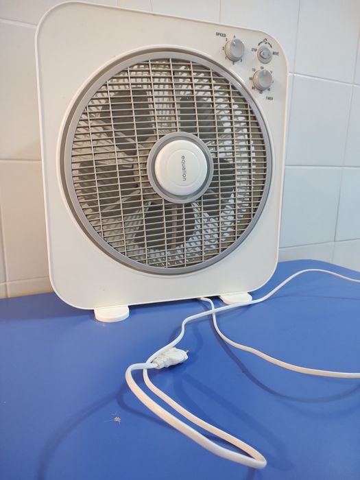 Vând ventilator patrat Equation 40w