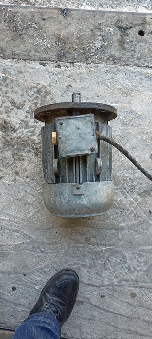 Продам электродвигатель на 380