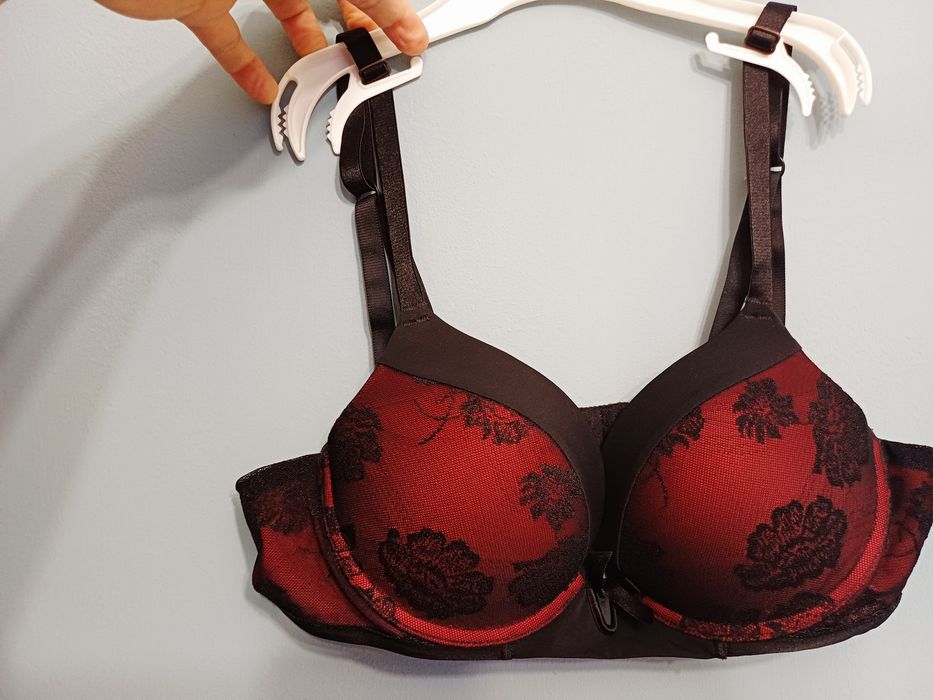 Triumph    сутиен 75 A