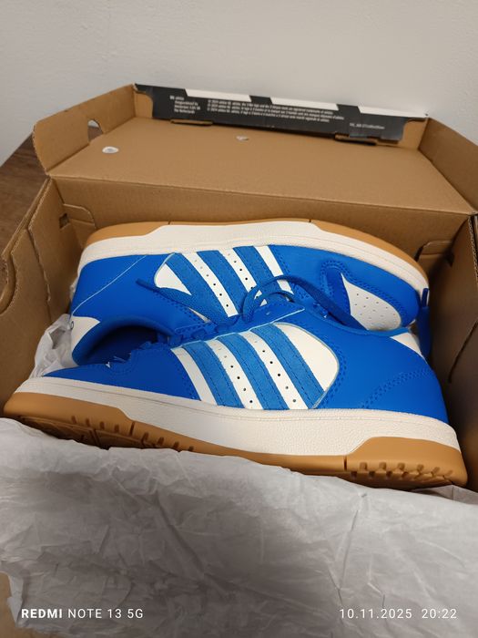 Adidasi noi nepurtati