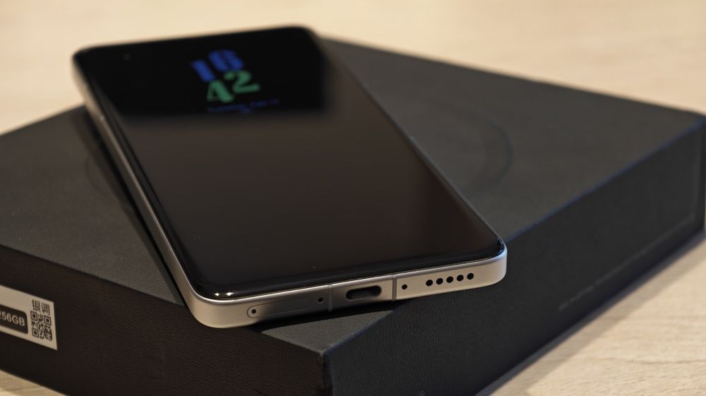 vivo x200 ultra  alb 12gb + 256gb + kit fotografie