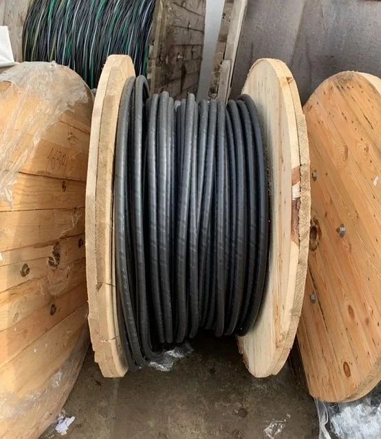 Принимаю кабель.