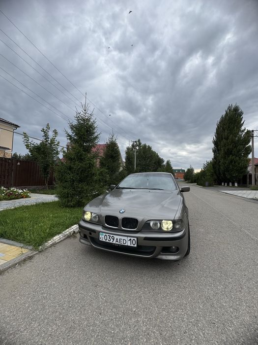 BMW e39 528i живой