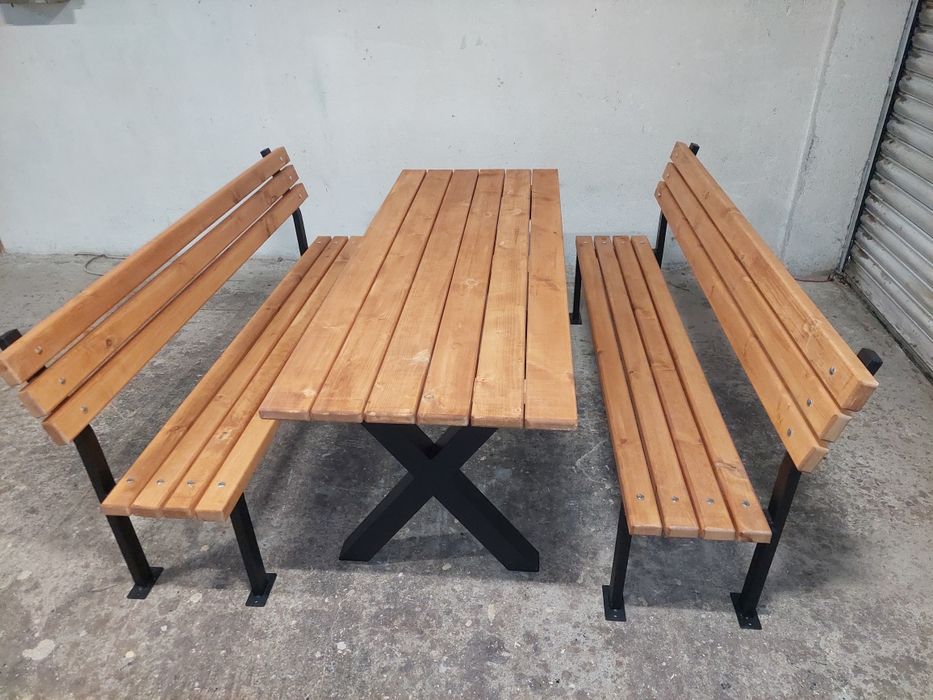 Комплект маса и 2 пейки,баварски комплект