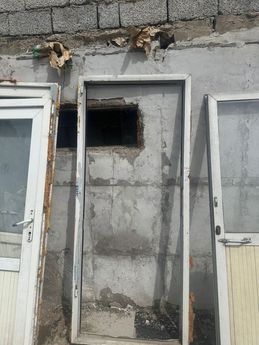 Пластик  двери б/у