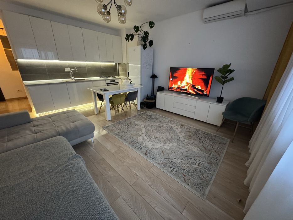 proprietar - inchiriez apartament 3 camere + loc parcare privat