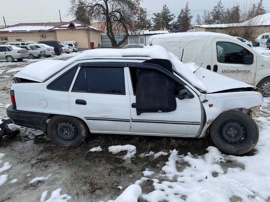 Нексия 1 2007 года (авариное)