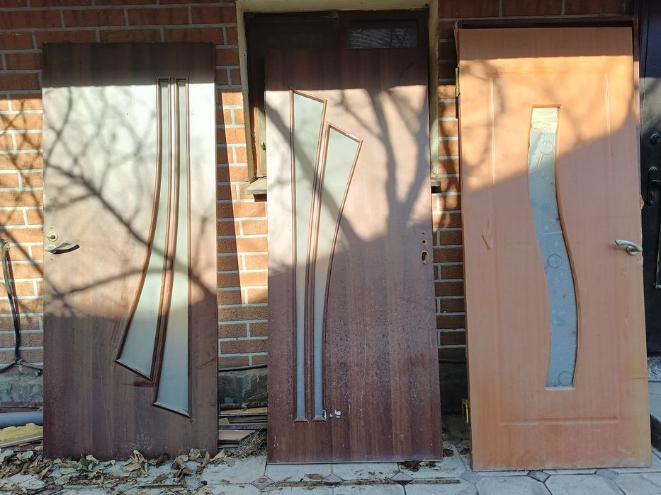 Продам двери б/у