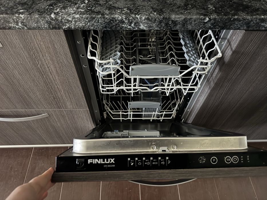 Кухня 2,85 метра с всички уреди