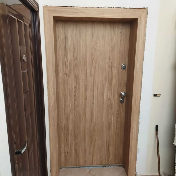 Предлагам монтаж на входни и интериорни врати