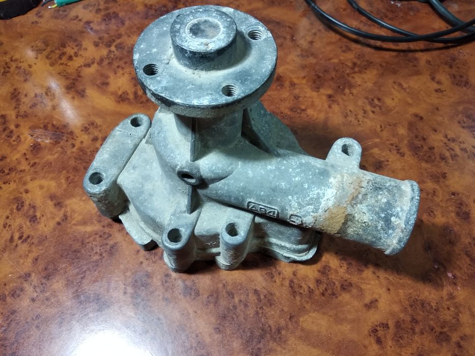 Помпа Газ-24.Волга