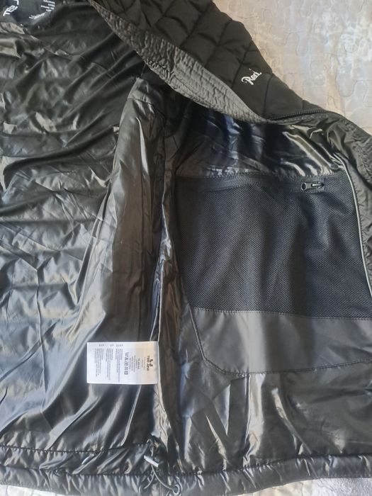 Vesta geaca neagra
