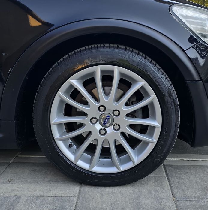 Volvo  C30   2011   1.6  Diesel