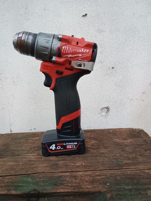 Filetanta milwaukee m12 fpd2 cu baterie de 4 amperi