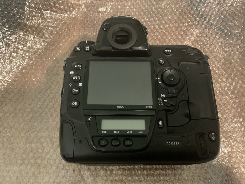 Legenda Nikon D3 body si accesorii